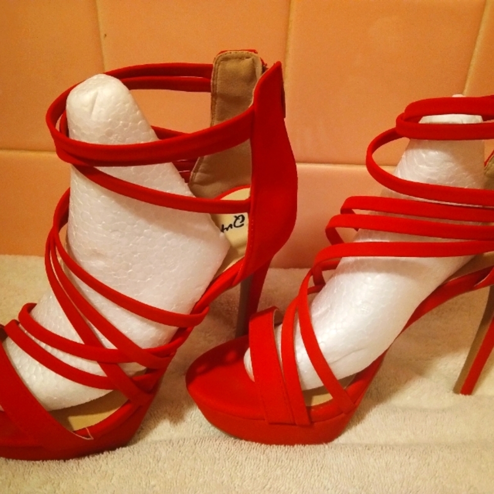 Qupid Strappy Red stilettos